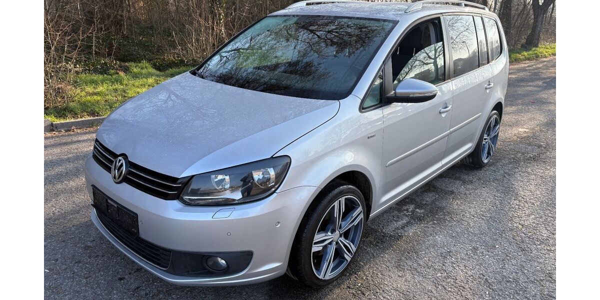 VW Touran 218.000 km 6.880 &euro; Knetzgau 97478