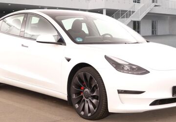 Tesla Model 3 49.820 km 31.450 &euro; Bad Kissingen 97688