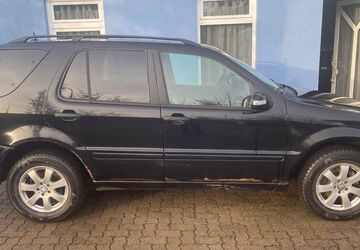 Mercedes-Benz ML 270 312.500 km 3.850 &euro; Münnerstadt 97702