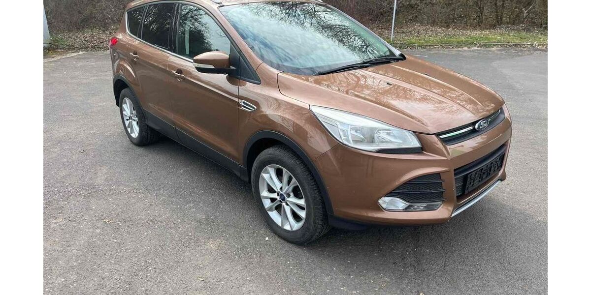 Ford Kuga 111.200 km 9.690 &euro; Schweinfurt 97422