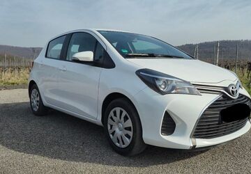 Toyota Yaris 75.000 km 10.100 &euro; Oberschwarzach 97516