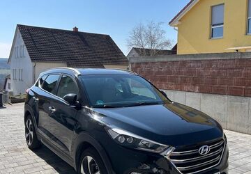 Hyundai TUCSON 185.000 km 14.900 &euro; Arnstein 97450