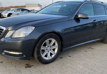 Mercedes-Benz E 220 230.207 km 8.250 &euro; Bergtheim 97241