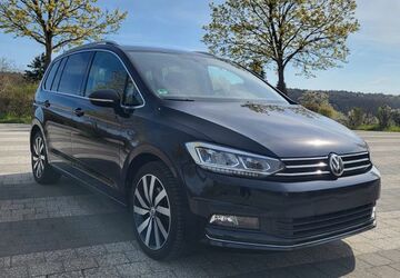 VW Touran 127.229 km 21.000 &euro; Dittelbrunn 97456