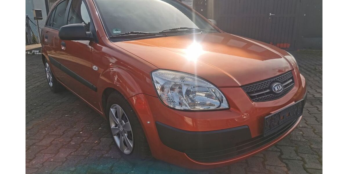 Kia Rio 180.000 km 1.990 &euro; Niederwerrn 97464