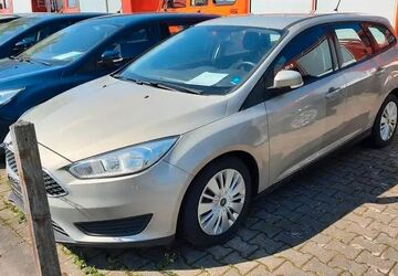 Ford Focus 121.000 km 8.999 &euro; Niederlauer 97618