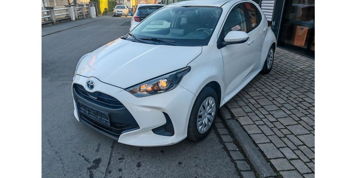 Toyota Yaris 36.400 km 17.480 &euro; Sommerach 97334
