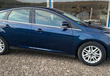 Ford Focus 110.400 km 5.890 &euro; Arnstein-Heugrumbach 97450