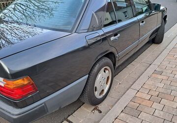 Mercedes-Benz 200 262.000 km 4.725 &euro; Gerolzhofen 97447