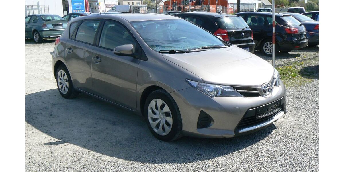 Toyota Auris 291.000 km 5.490 &euro; Schweinfurt 97424
