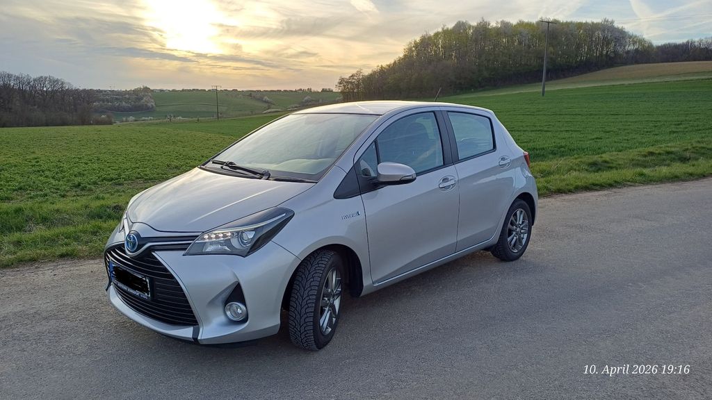 Toyota Yaris 73.000 km 11.600 &euro; Dittelbrunn 97456